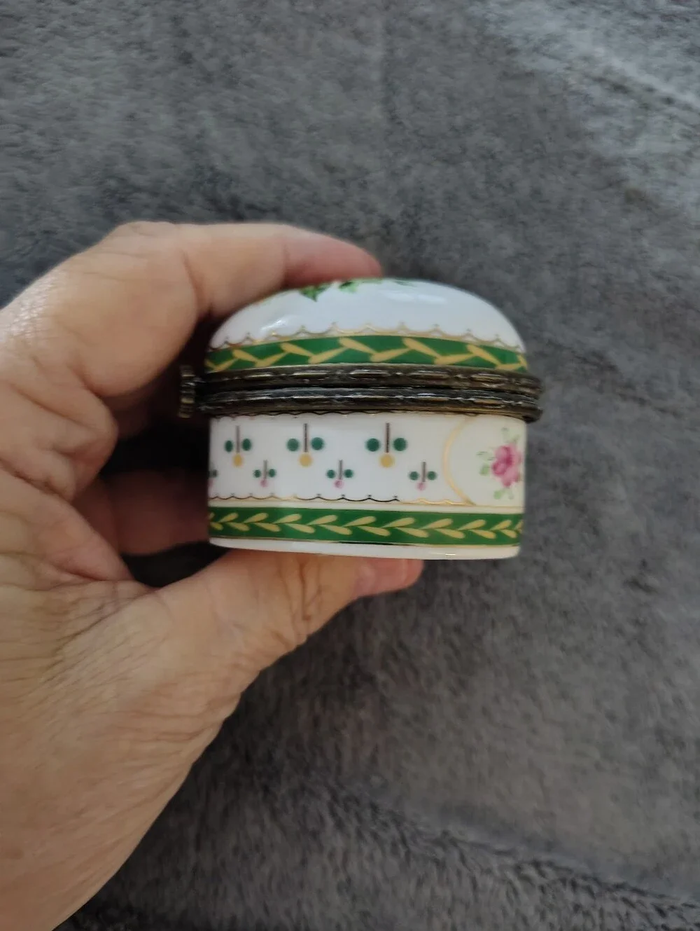 Heart-Shaped Floral Porcelain Trinket Box - White with Pink & Yellow Roses
